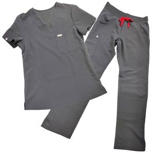 NEW FIGS Set Charcoal Kade Cargo Scrub Pants XS & Catarina 1 Pocket Top XXS